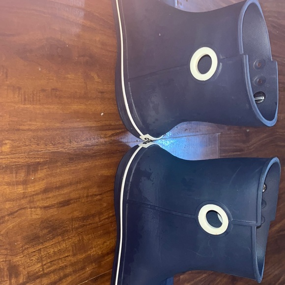 Crocs Jaunt Shorty Ankle Rain Boots Navy Blue White Trim Women’s Size 10 15769. - Picture 3 of 12